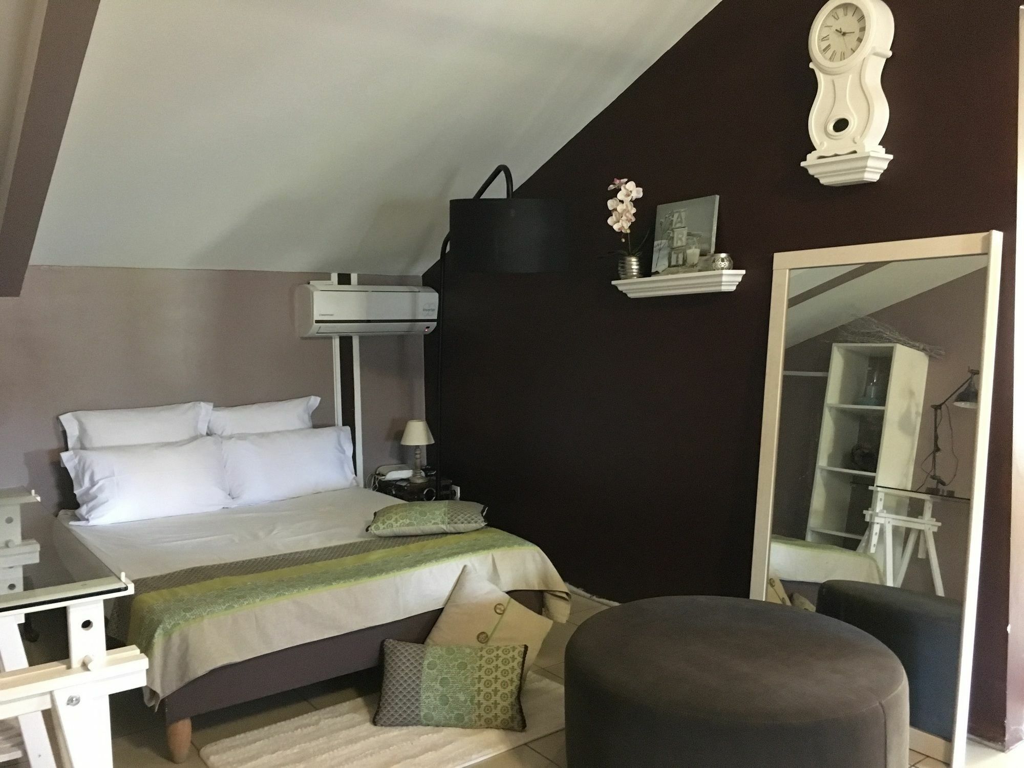 House With 5 Rooms In Etang Sale, With Wonderful Mountain View, Enclos Ngoại thất bức ảnh