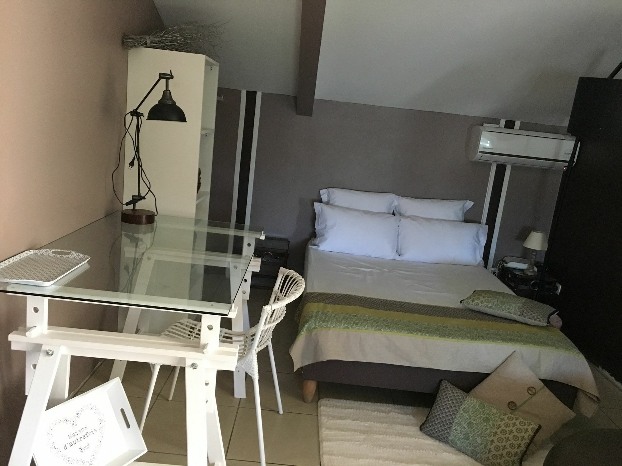 House With 5 Rooms In Etang Sale, With Wonderful Mountain View, Enclos Ngoại thất bức ảnh