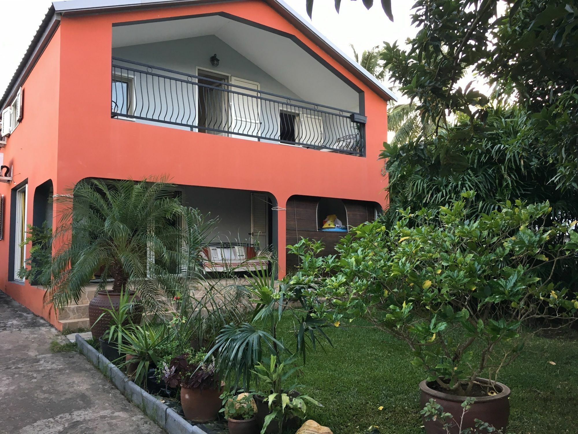 House With 5 Rooms In Etang Sale, With Wonderful Mountain View, Enclos Ngoại thất bức ảnh